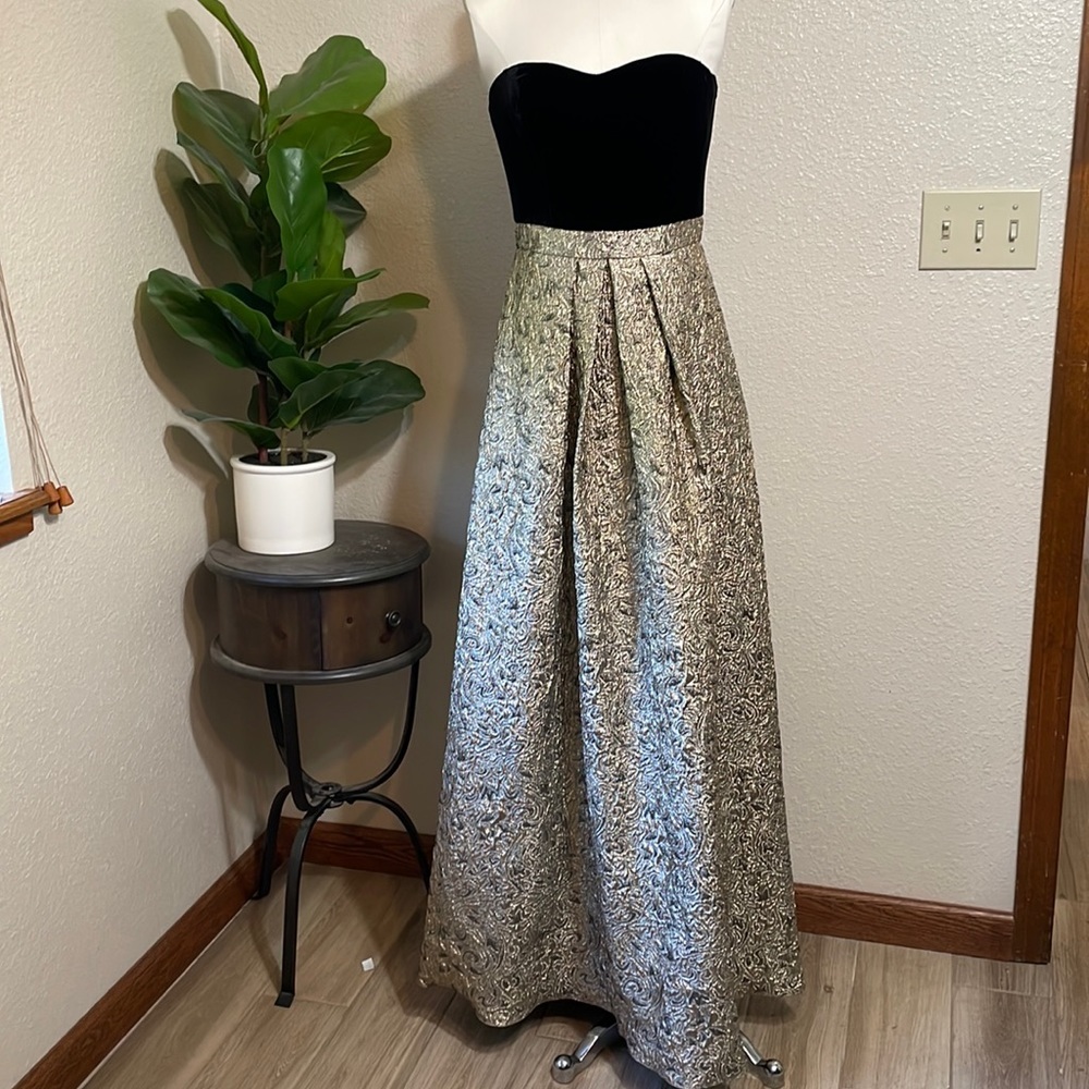 Aidan Mattox Black Velvet Bodice Gold Metallic Jacquard Skirt Prom Gown